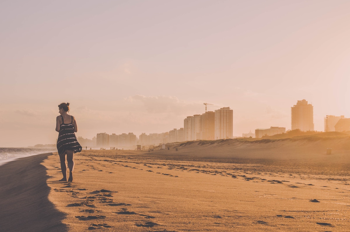 vivir en uruguay y cobrar en dolares